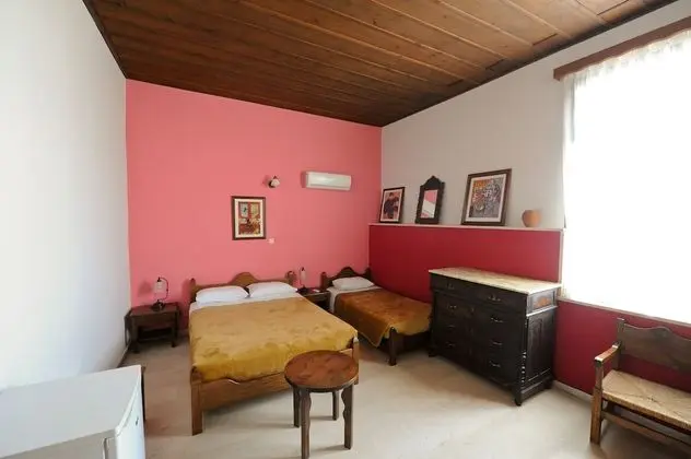 Üç Kişilik Oda