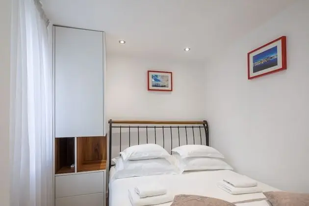 Apart Daire, 1 Büyük (Queen) Boy Yatak ve Çekyat