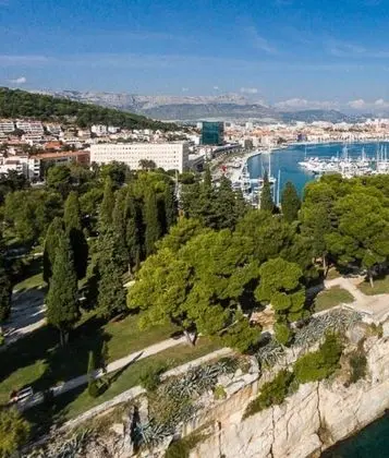 Apart Daire, 1 Büyük (Queen) Boy Yatak ve Çekyat