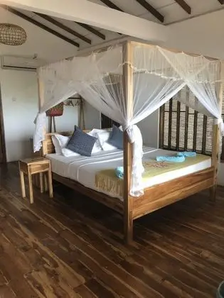 Deluxe Tek Büyük Yataklı Oda, 1 Yatak Odası, Deniz Manzaralı, Denize Bakan