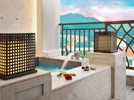 Deluxe Tek Büyük Yataklı Oda, Dağ Manzaralı