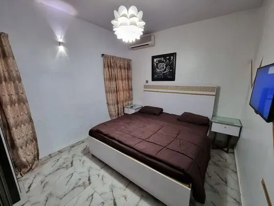 Apart Daire, 2 Yatak Odası, Mutfak, Zemin Kat