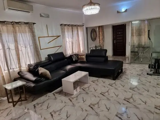 Apart Daire, 2 Yatak Odası, Mutfak, Zemin Kat