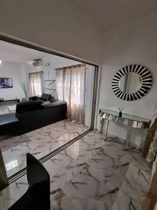 Apart Daire, 2 Yatak Odası, Mutfak, Zemin Kat