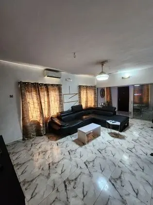 Apart Daire, 2 Yatak Odası, Mutfak, Zemin Kat