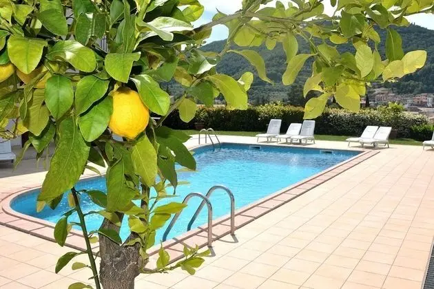 Ev