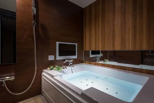 Deluxe Tek Büyük Yataklı Oda, Sigara İçilebilir