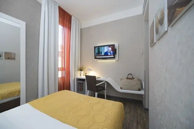 Smart Double Room (French Matrimonial Bed)