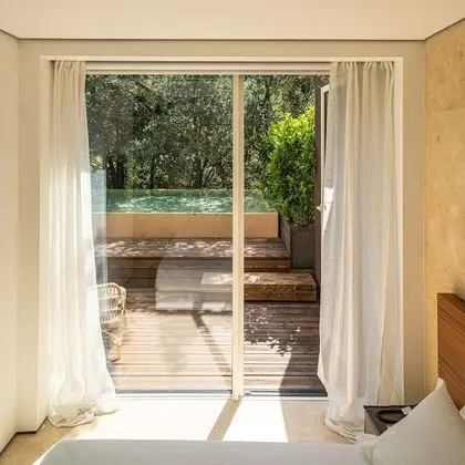 Deluxe Oda (DELUXE DOUBLE ROOM WITH PRIVATE POOL)