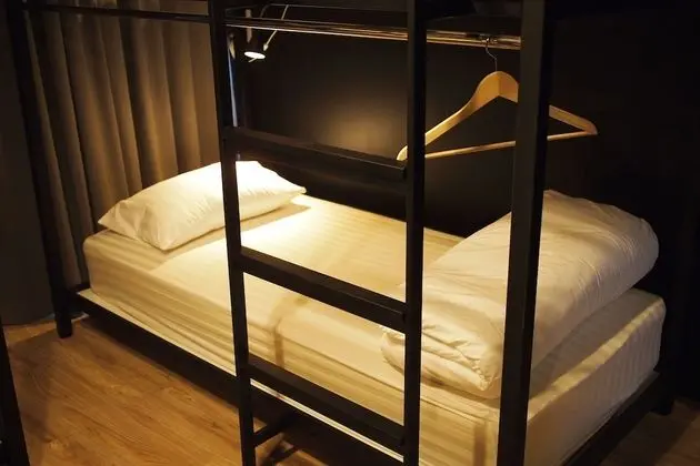 WB: Bed in 6-Bed Mixed Dormitory Room with Shared Bathroom