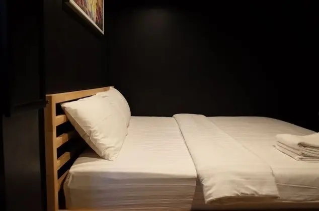 WL Classic: King Room with Private Bathroom