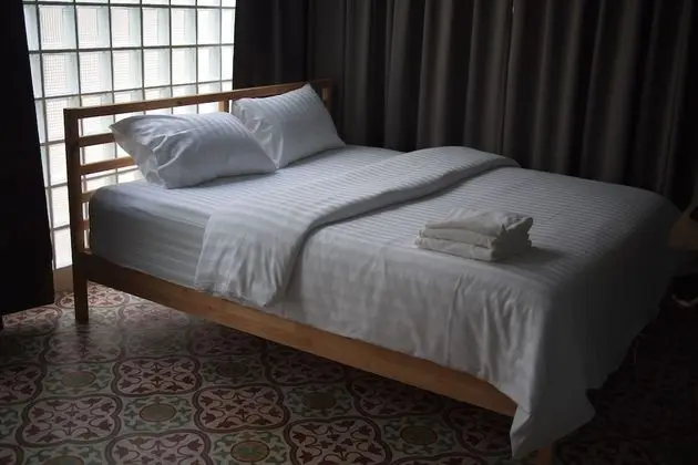 WXL Superior: King Room with Private Bathroom