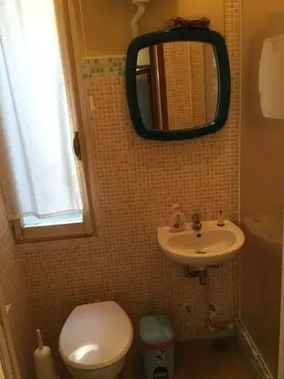 Tek Büyük Yataklı Oda, Ortak Banyo