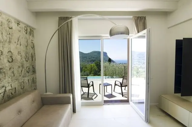 Junior Süit, Balkon, Göl Manzaralı