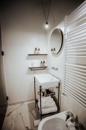 Tek Büyük Yataklı Oda (Suite 1)