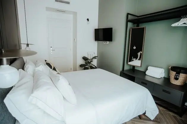 Tek Büyük Yataklı Oda (Suite 3)