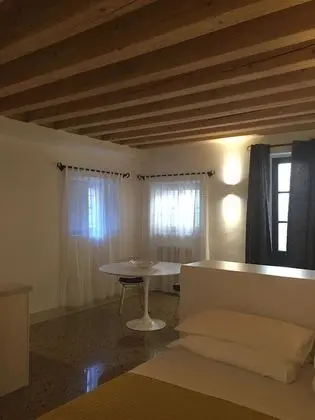 Üç Kişilik Oda, Bahçe Manzaralı