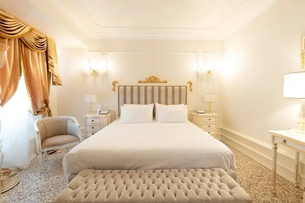 Superior Tek Büyük Yataklı Oda