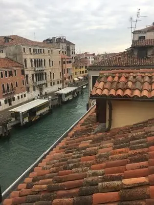 Superior Tek Büyük Yataklı Oda, Kanal Manzaralı