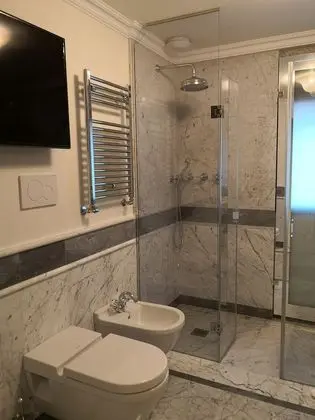 Superior Tek Büyük Yataklı Oda, Kanal Manzaralı