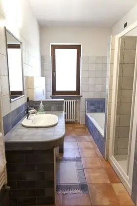 Oda, Ortak Banyo (Camera 2)