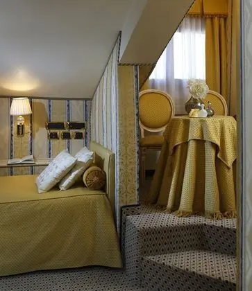 Classic Tek Büyük veya İki Ayrı Yataklı Oda