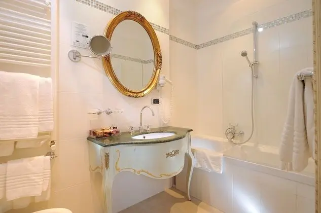 Classic Üç Kişilik Oda