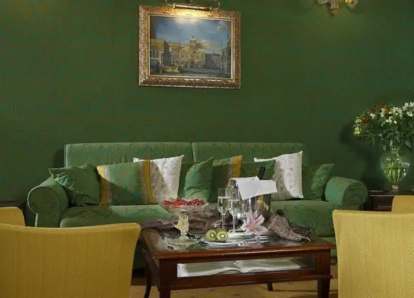 Tek Büyük veya İki Ayrı Yataklı Oda