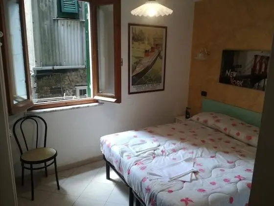 Basic Tek Büyük Yataklı Oda