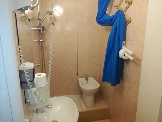 Basic Tek Büyük Yataklı Oda