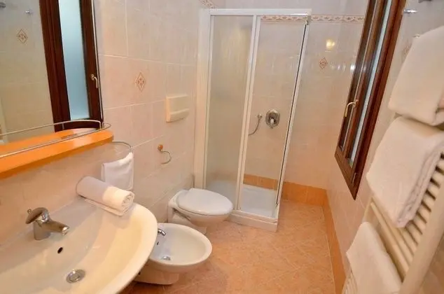 Superior Tek Büyük veya İki Ayrı Yataklı Oda