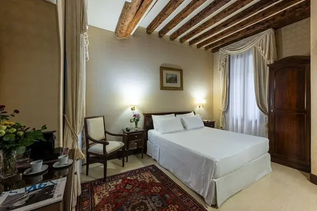 Classic Tek Büyük veya İki Ayrı Yataklı Oda