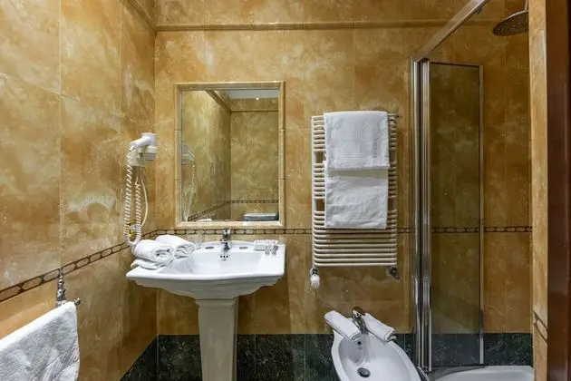 Classic Tek Büyük veya İki Ayrı Yataklı Oda