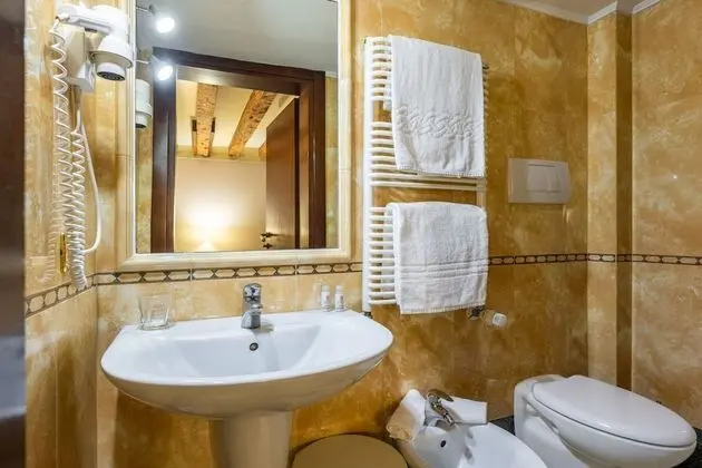 Classic Tek Büyük veya İki Ayrı Yataklı Oda