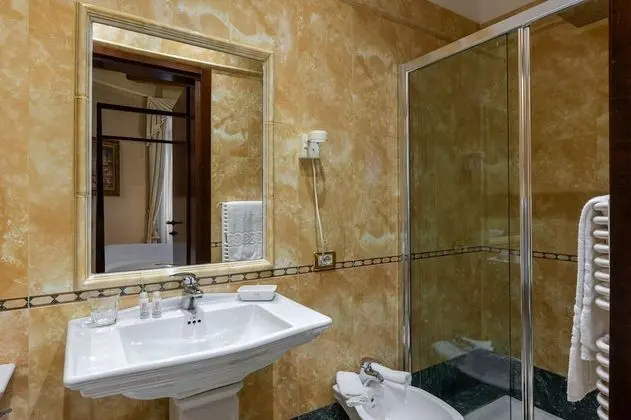 Deluxe Tek Büyük Yataklı Oda (Four Poster Bed)