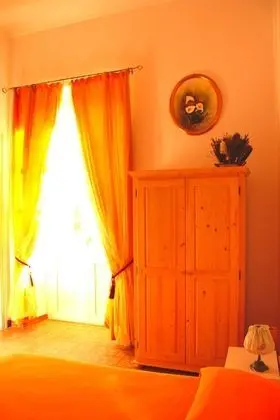 Tek Büyük veya İki Ayrı Yataklı Oda, Liman Manzaralı