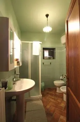 Apart Daire, 5 Yatak Odası, Sigara İçilmez