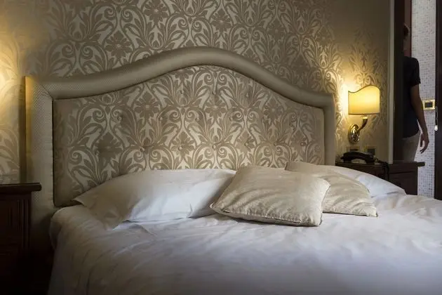 Deluxe Tek Büyük Yataklı Oda, Kanal Manzaralı