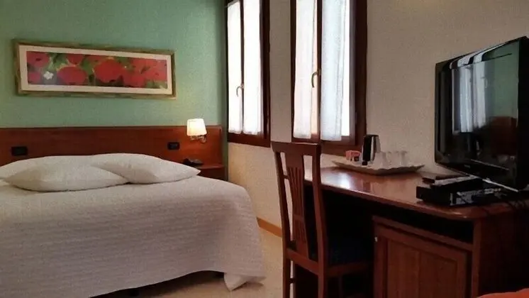 Classic Tek Büyük veya İki Ayrı Yataklı Oda