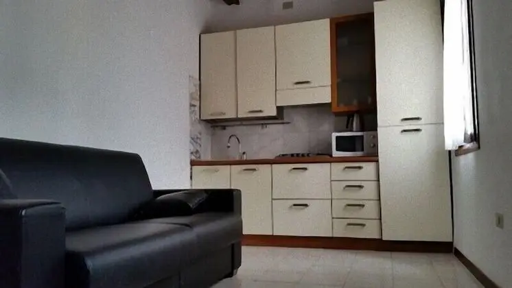 Standard Apart Daire, Ek Bina