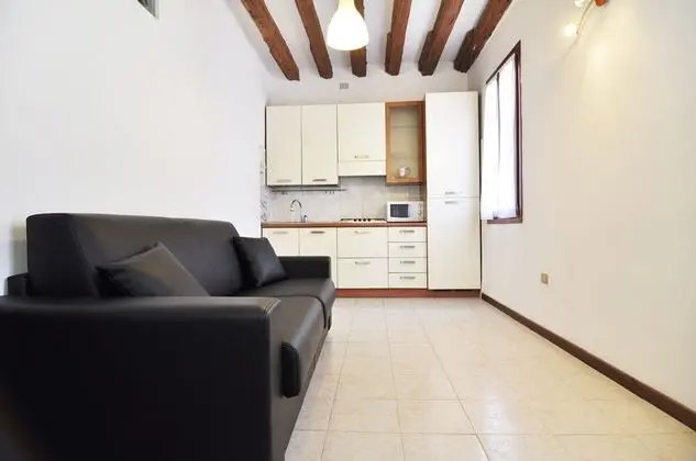 Standard Apart Daire, Ek Bina