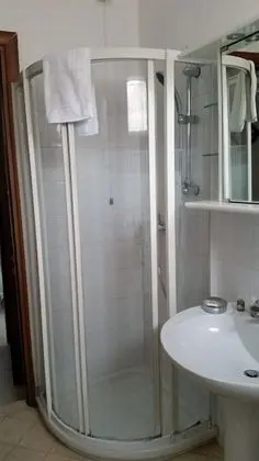 Standard Apart Daire, Ek Bina