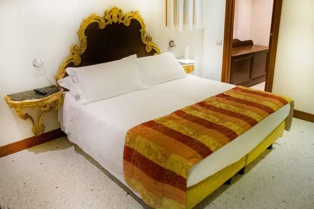 1 Çift Kişilik Veya 2 Tek Kişilik Yatak Classic