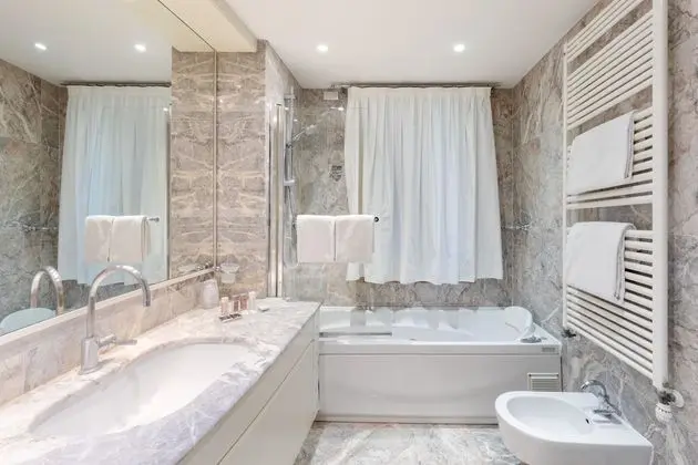 1 Çift Kişilik Veya 2 Tek Kişilik Yatak Superior