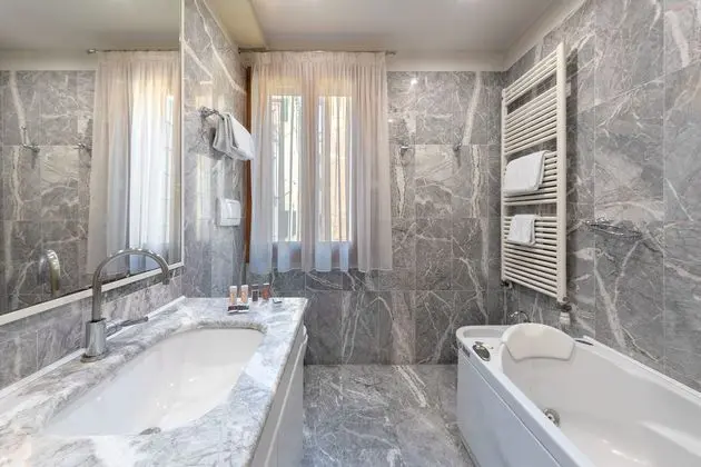 1 Çift Kişilik Veya 2 Tek Kişilik Yatak Superior