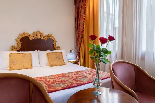 1 Çift Kişilik Veya 2 Tek Kişilik Yatak Superior