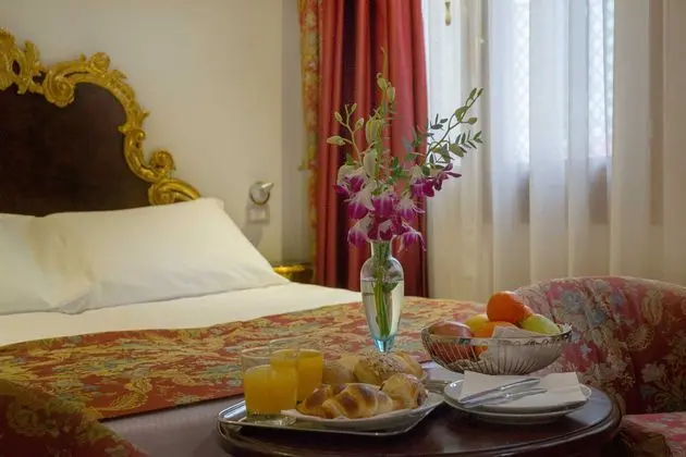 1 Çift Kişilik Veya 2 Tek Kişilik Yatak Superior