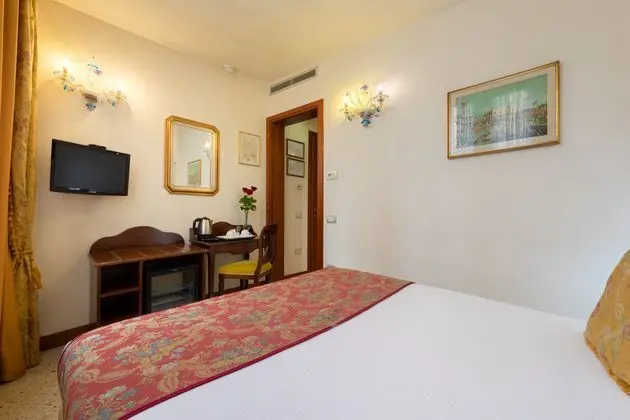 Çift ​​kişilik Economy