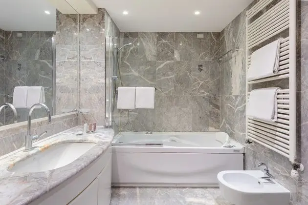 Çift ​​kişilik Economy