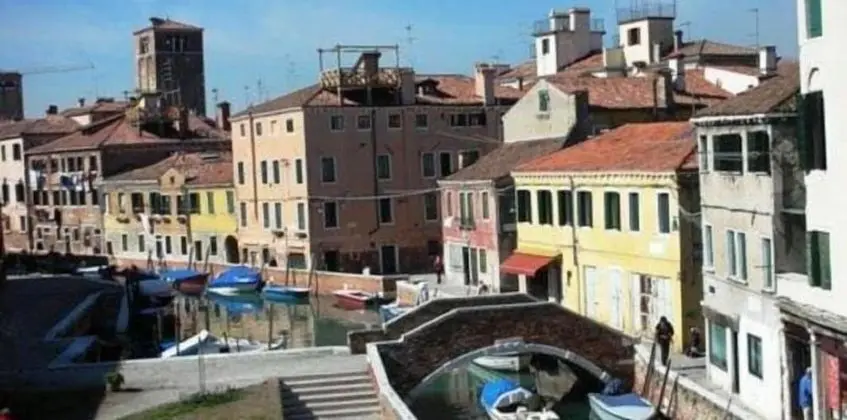 Apart Daire, Kanal Manzaralı